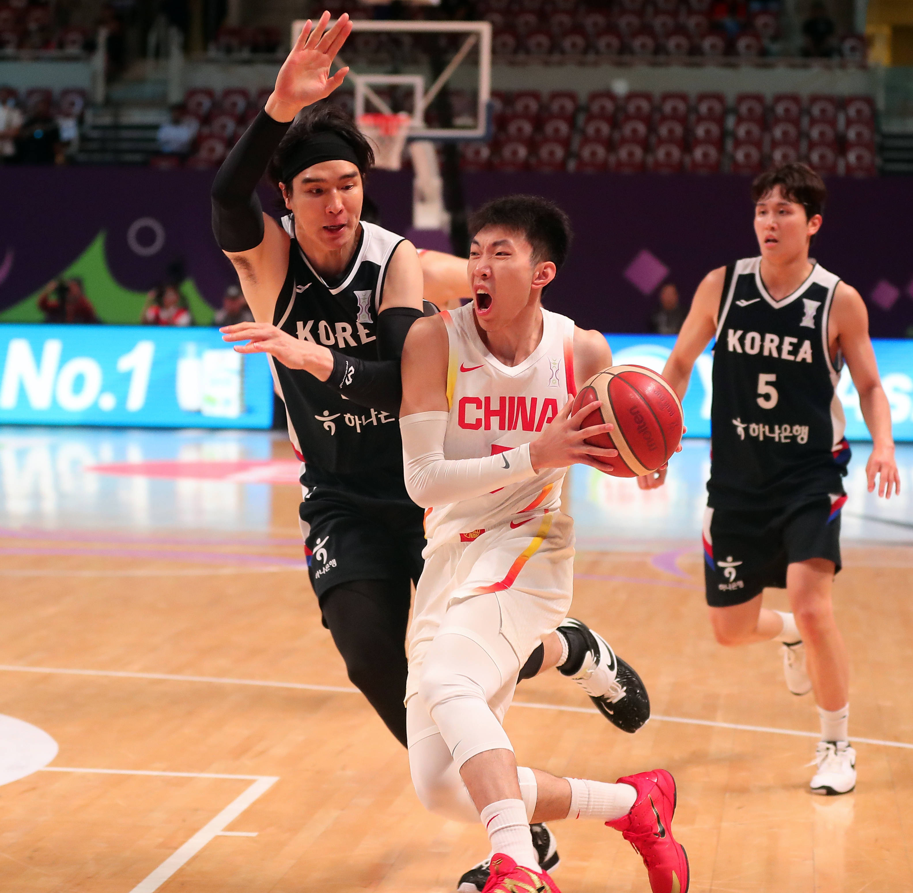 亚洲篮球联盟人气节节攀升争议赛事引关注的简单介绍 亚洲篮球联盟人气节节攀升争议赛事引关注的简单介绍