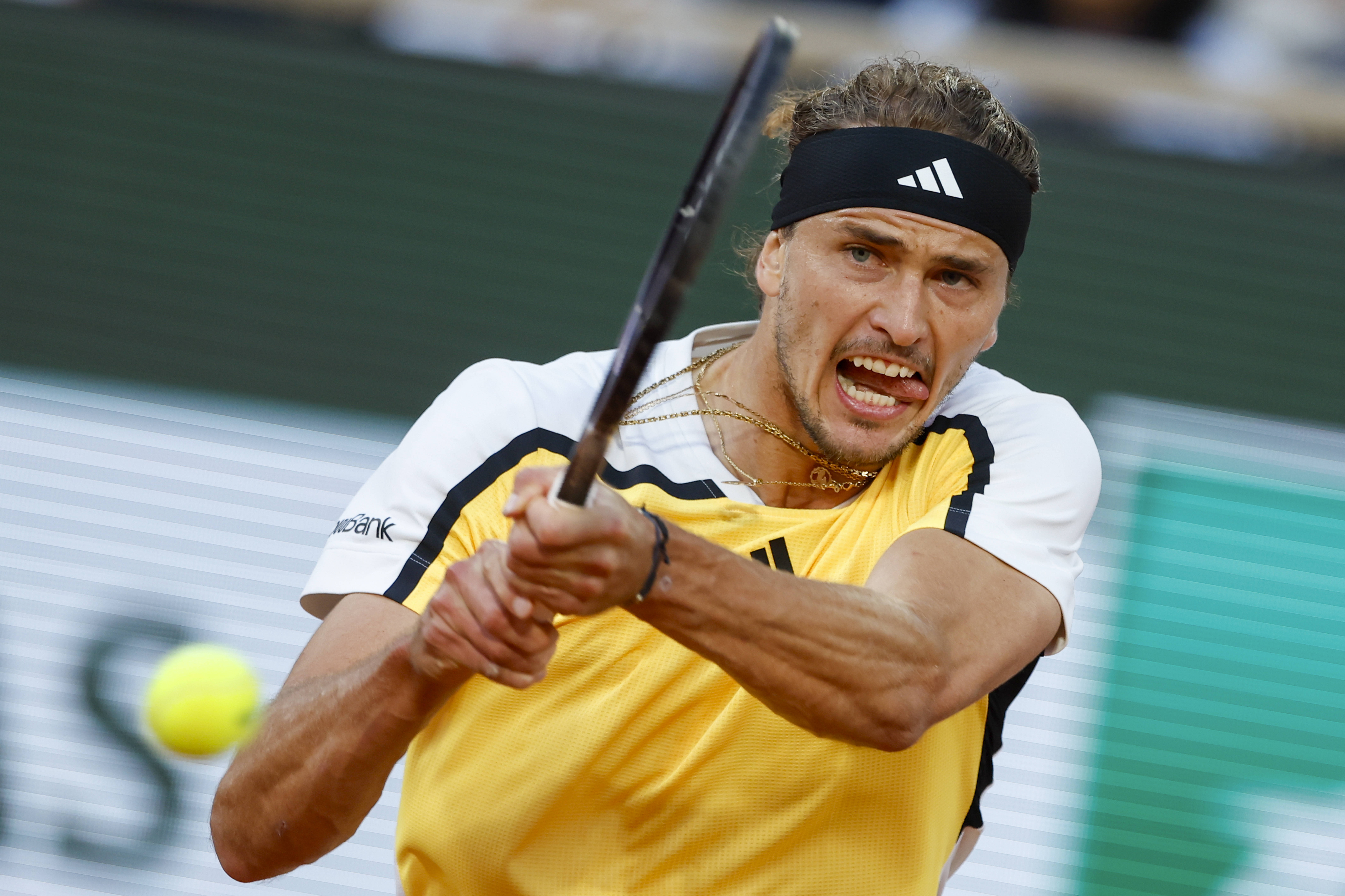 欧洲网球队险胜英国网球队，兹维列夫关键制胜