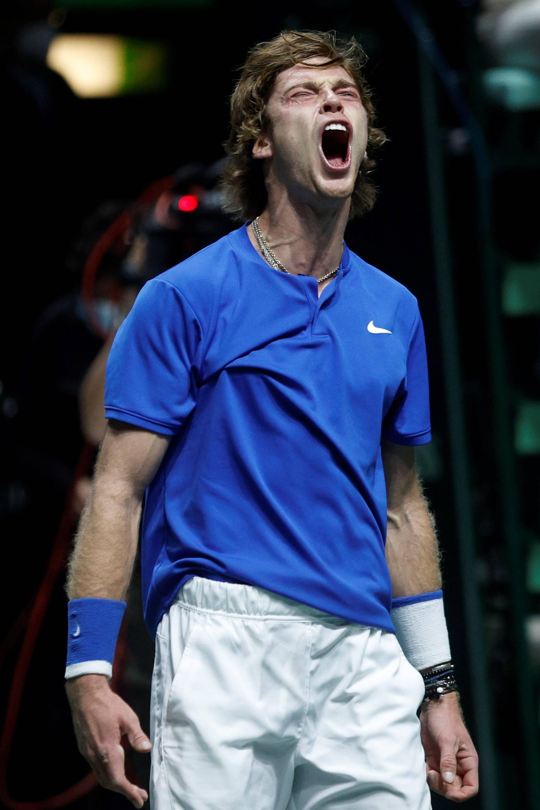 意大利网球队鏖战欧洲网球队,克耶高斯三分雨点燃全场的简单介绍 意大利网球队鏖战欧洲网球队,克耶高斯三分雨点燃全场的简单介绍