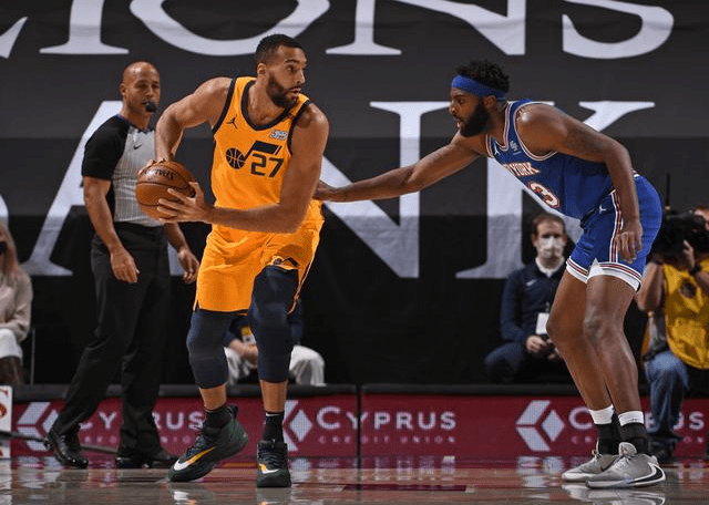 南韩男篮强势尼克斯，萨姆·米切尔绝境逆转