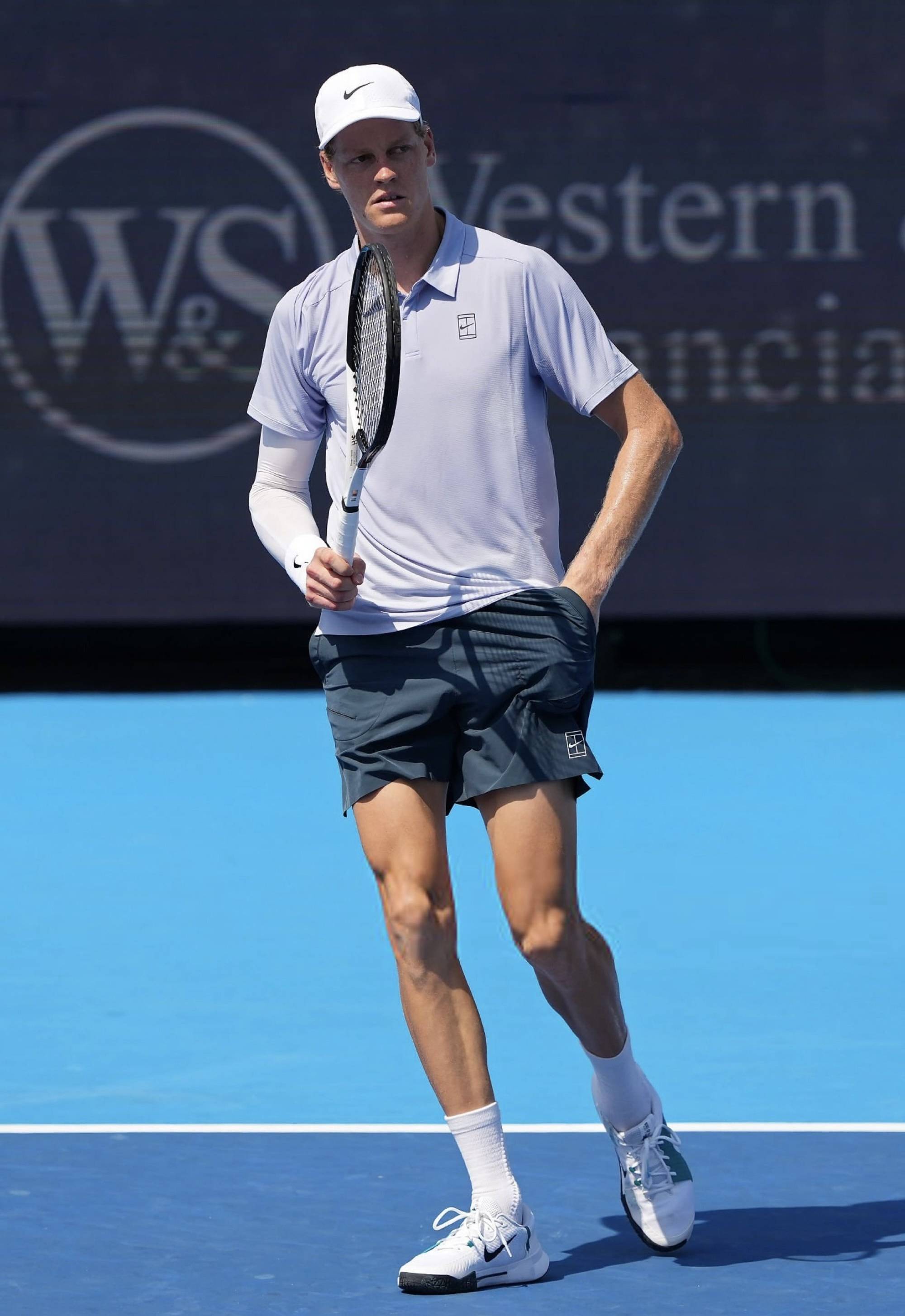 包含意大利网球队碾压澳大利亚网球队，阿尔卡拉斯统治全场的词条