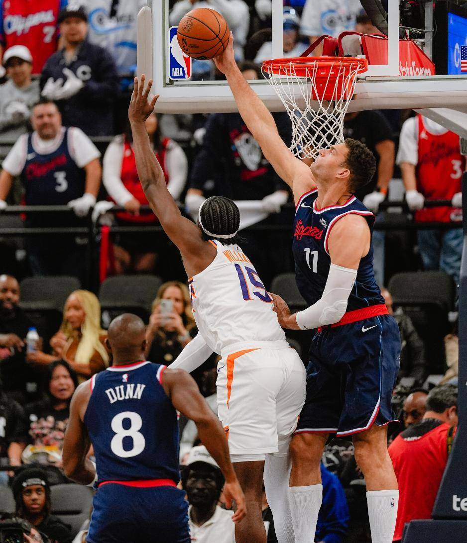 美国男篮险胜土耳其男篮，哈登爆发神勇