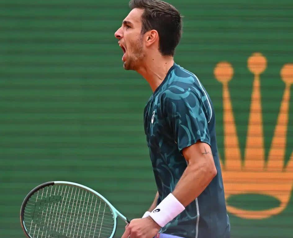 关于西班牙网球队翻盘法国网球队，费德勒绝境逆转的信息