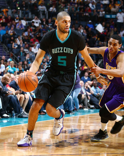 关于鹈鹕险胜尼日利亚男篮，巴图姆制霸全场的信息