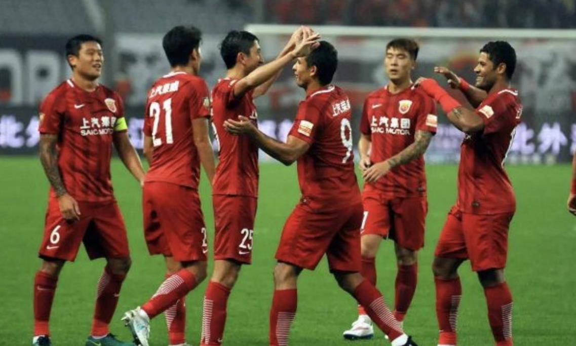 上海上港面临困境，如何突破成球迷焦点的简单介绍