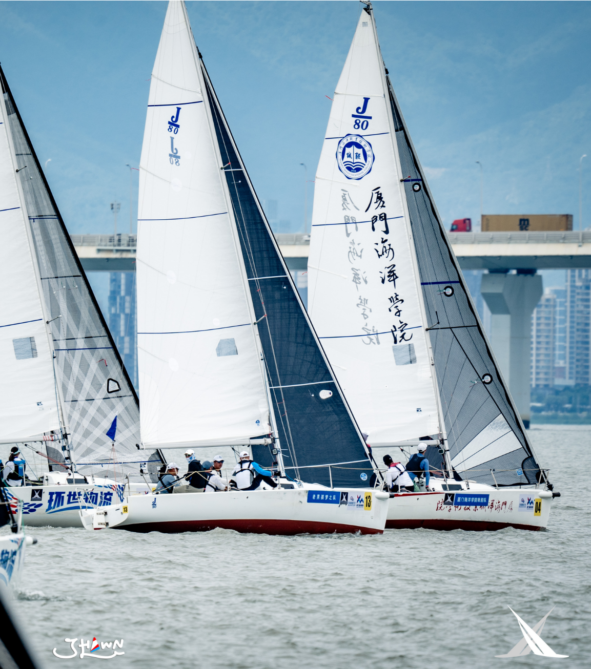 关于帆船比赛选手技压群雄，夺冠头名的信息