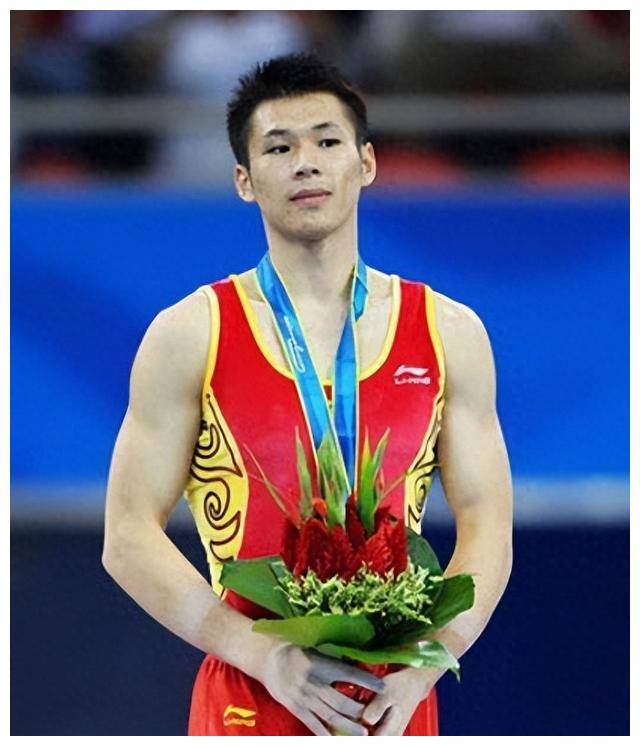 包含挑战世界纪录！张成龙夺得男子体操冠军的词条