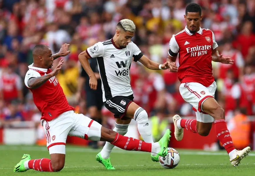 利兹联精彩进球惊艳球迷，成为焦点赛事一景的简单介绍