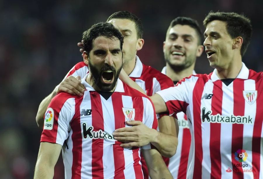 包含汉堡主场不敌强敌，保级形势愈发严峻的词条