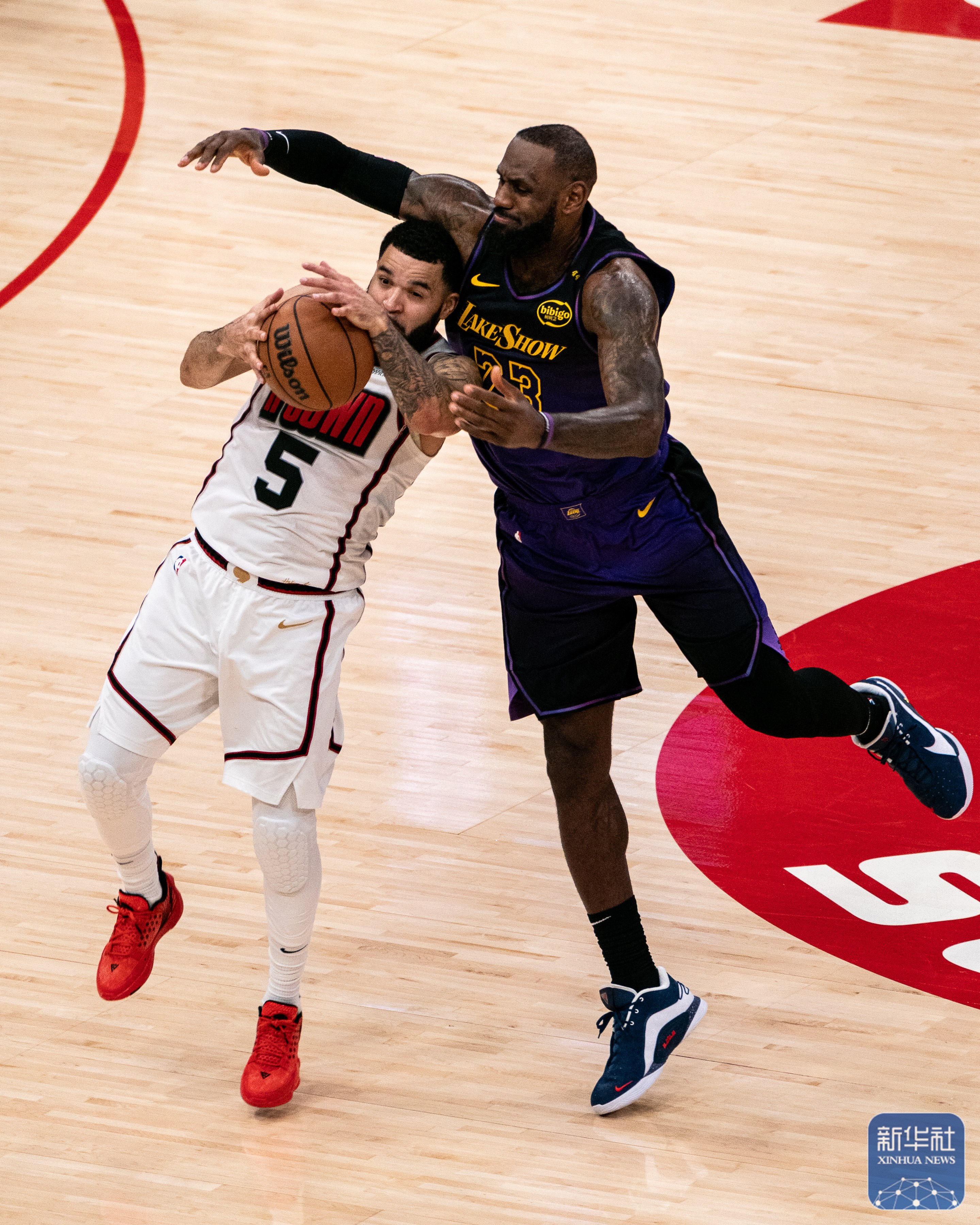 包含斯洛文尼亚篮球联赛激情角逐的词条