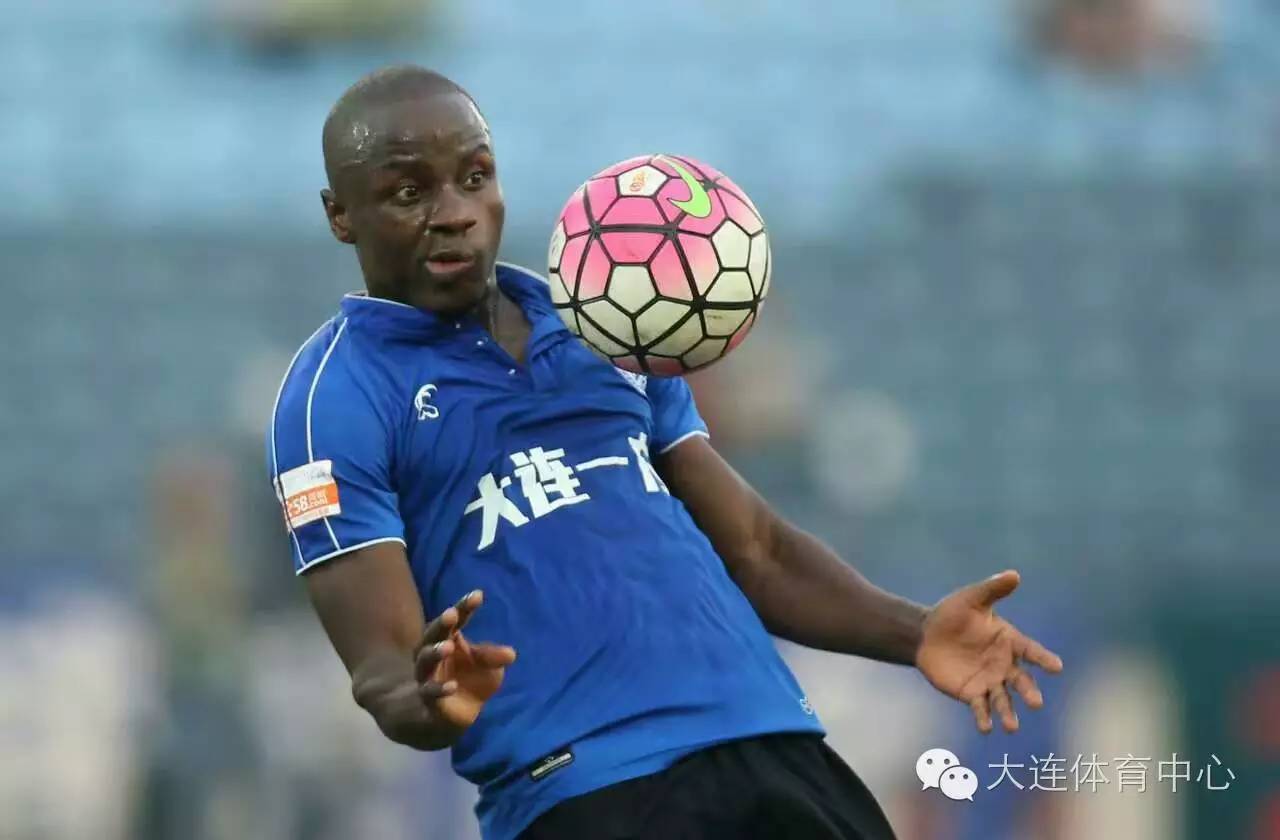 一方队员失误连连,欲夺联赛头名的简单介绍 一方队员失误连连,欲夺联赛头名的简单介绍