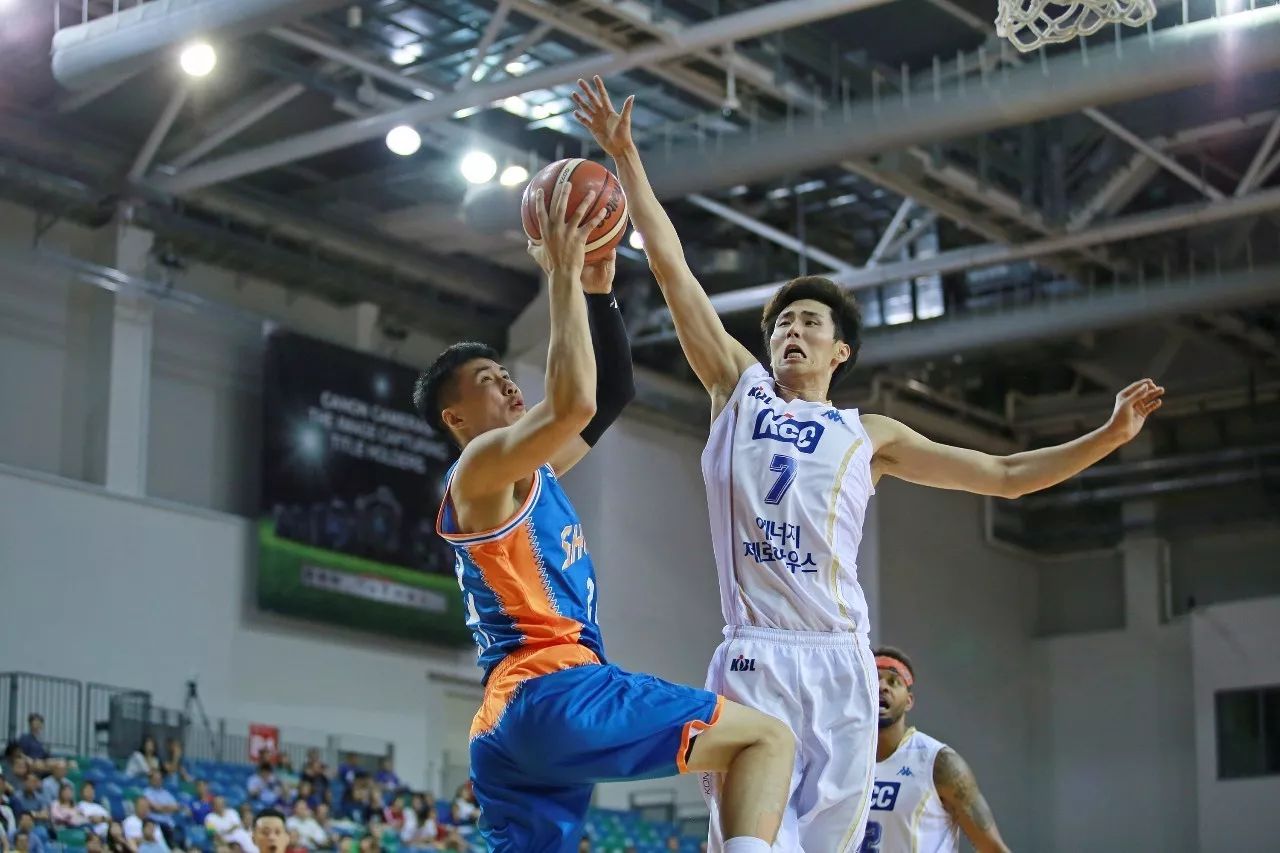 河北队大胜对手，领先半决赛