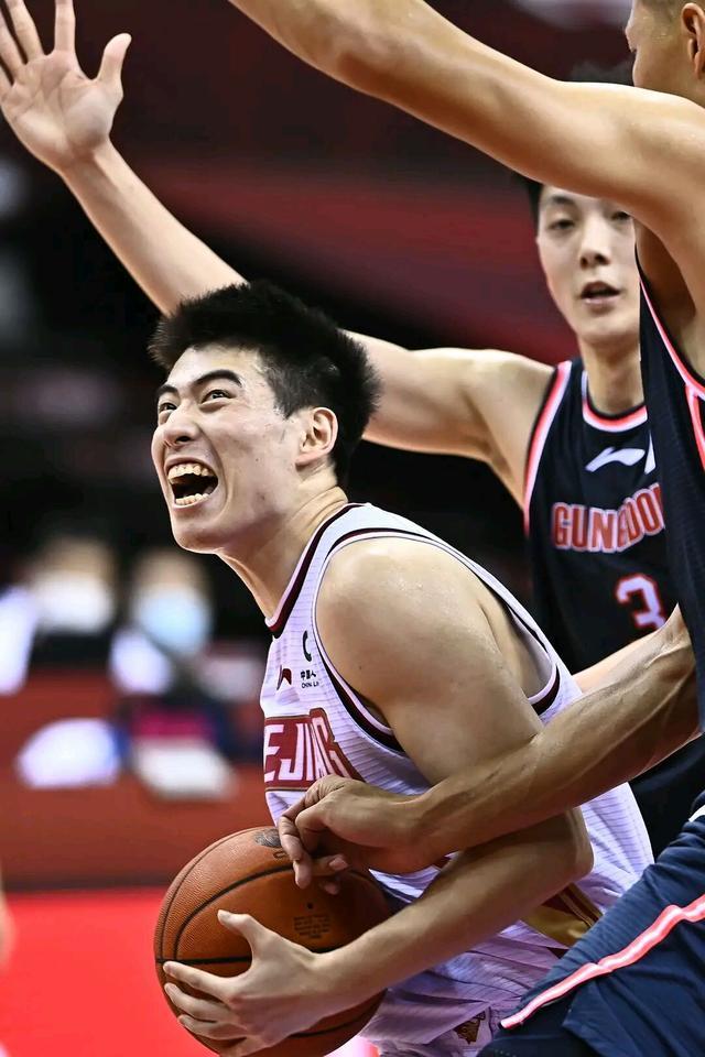 关于重庆队遗憾失利，未能抵挡对手攻势的信息