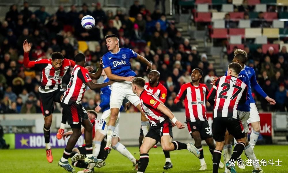 关于埃弗顿球队遭遇伤病困扰，备战压力巨大的信息