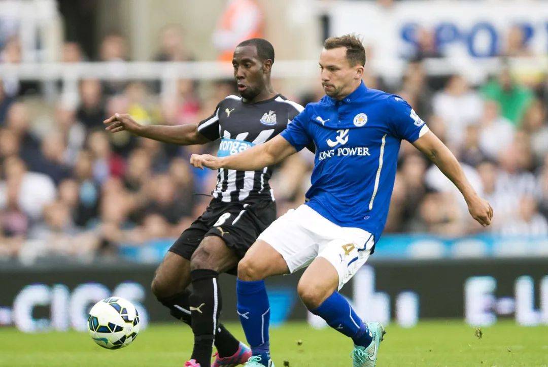 莱斯特城队在比赛中展现出强大实力,赢得胜利 莱斯特城队在比赛中展现出强大实力,赢得胜利