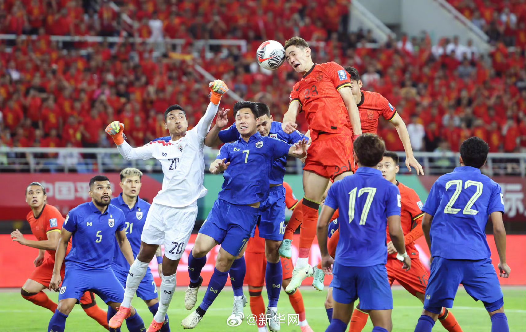 日本队鏖战泰国队，安赛龙统治全场