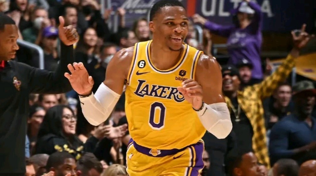 凯尔特人轻取福建队，伦纳德刷新纪录