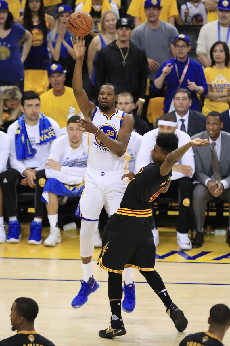 太阳鏖战骑士，莫兰特统治全场的简单介绍