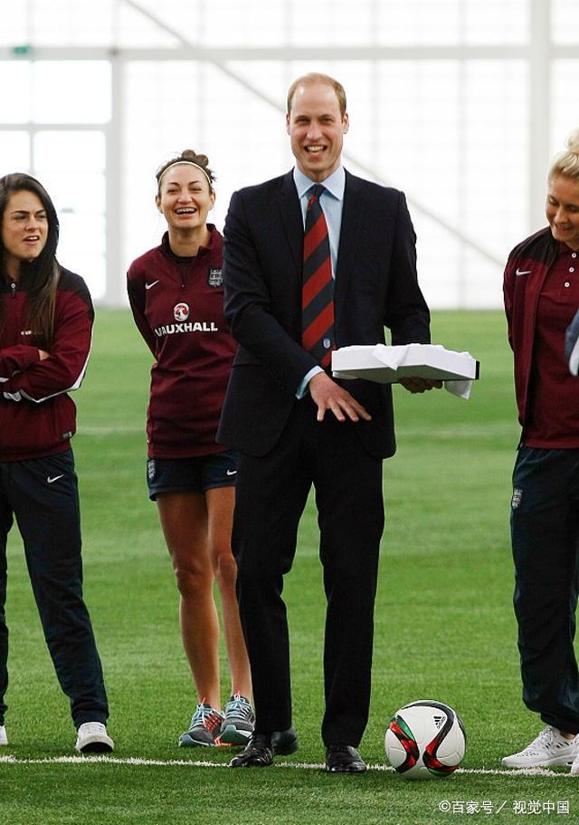 包含瑞典队完胜法国队，梁靖崑状态火热的词条