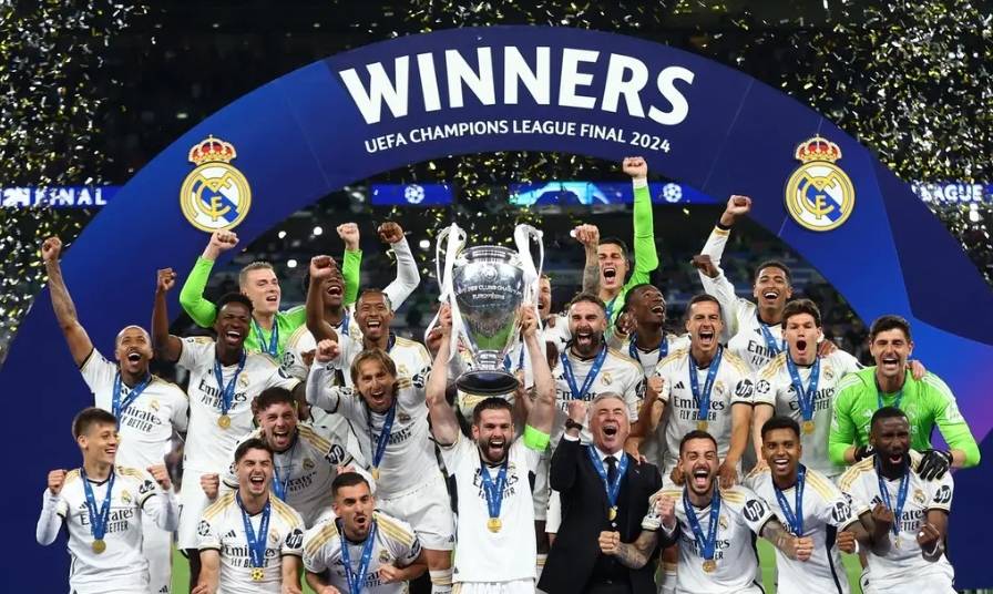 尤文阵容豪华无敌,联赛夺冠热门! 尤文阵容豪华无敌,联赛夺冠热门!