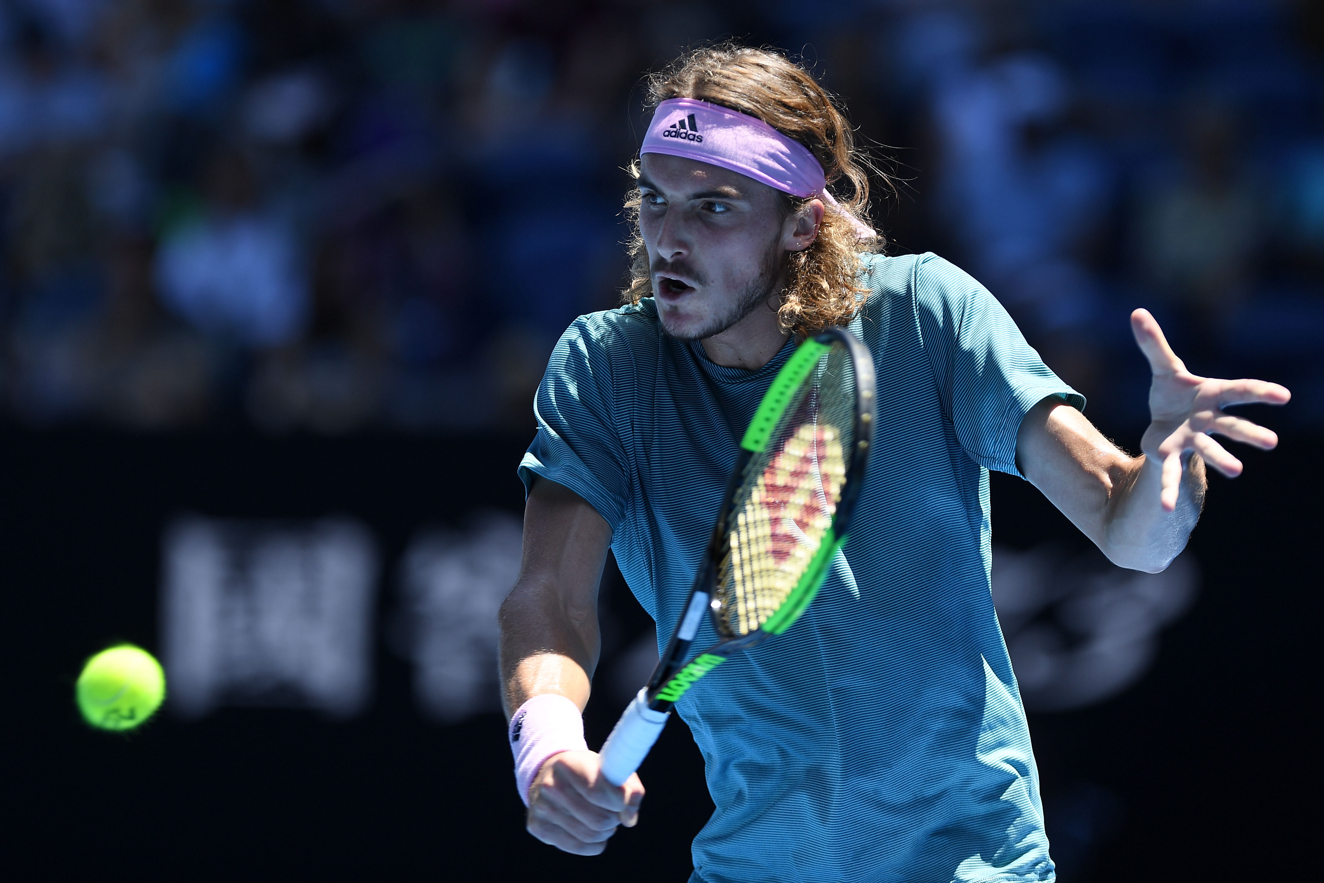 包含欧洲网球队绝地反击澳大利亚网球队，西西帕斯送出助攻的词条