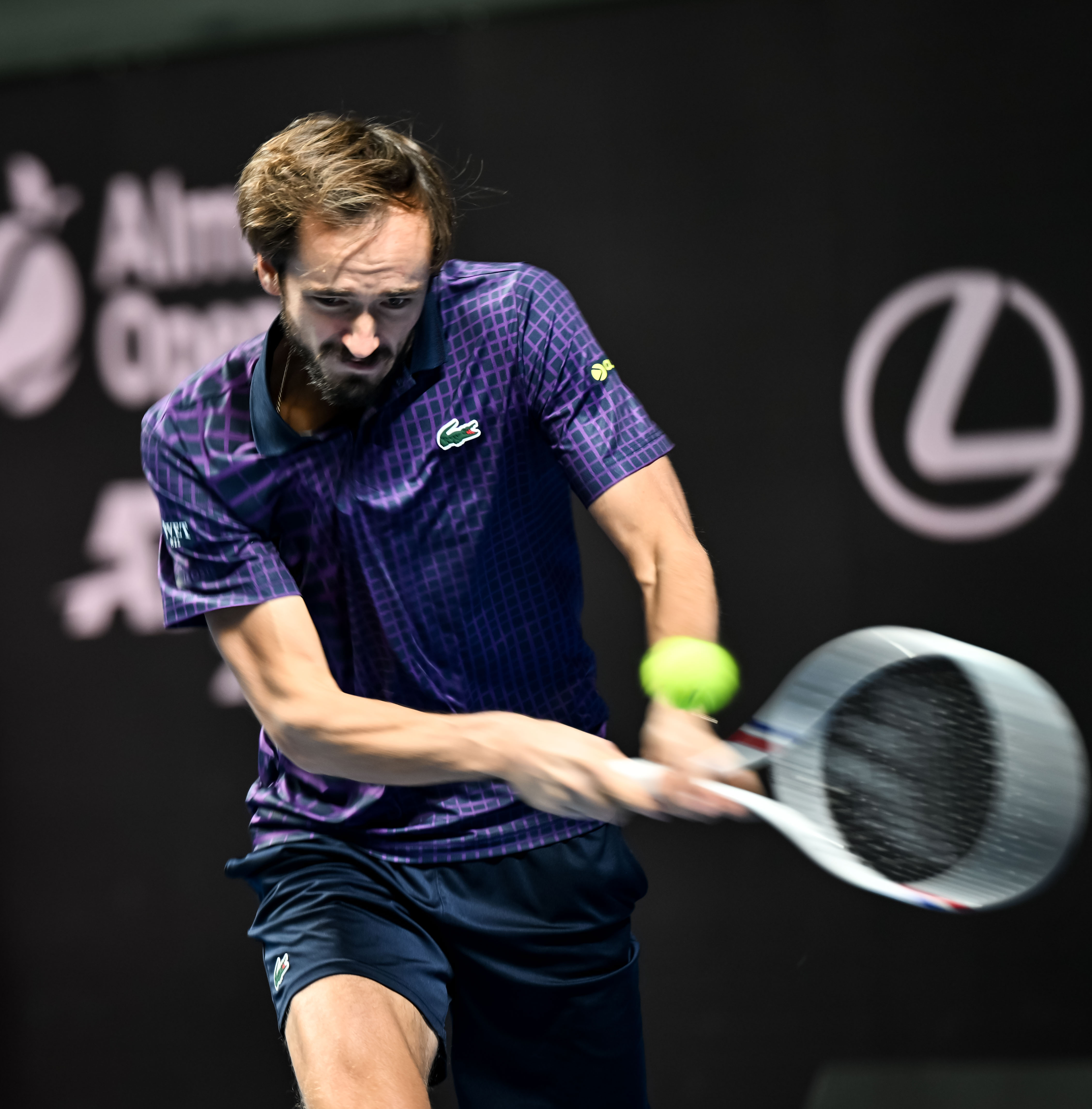 西班牙网球队逆转法国网球队，梅德韦杰夫送出助攻的简单介绍