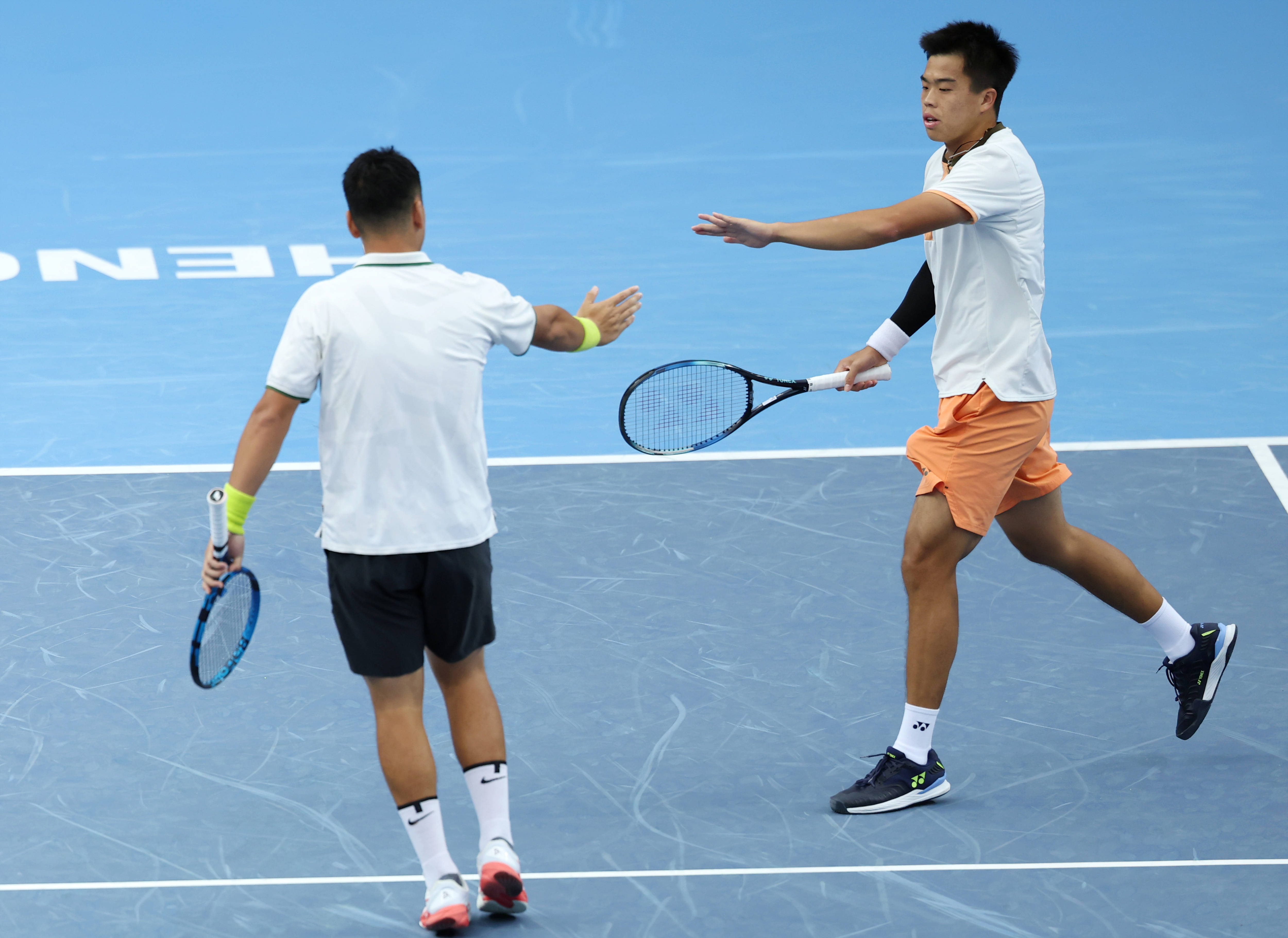 开云体育中国官网-包含英国网球队爆冷法国网球队，克耶高斯一己之力扛起全队的词条