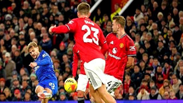 曼联客场被埃弗顿逆袭,遭遇联赛两连败 曼联客场被埃弗顿逆袭,遭遇联赛两连败