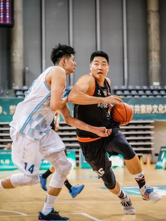 山东男篮大胜江苏队，成功晋级总决赛