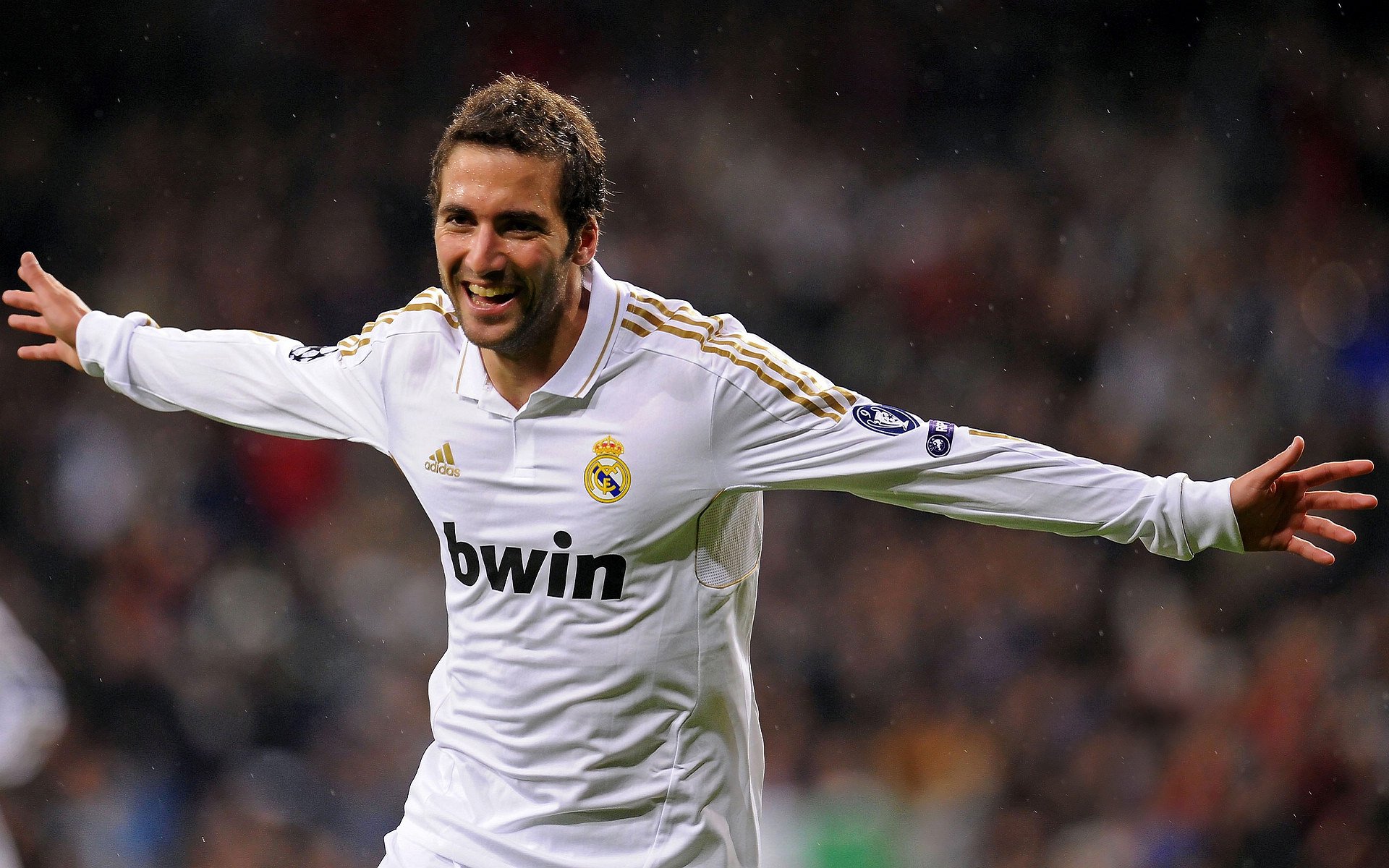 库里一手掌控比赛走势，热火攻防碾压广东队