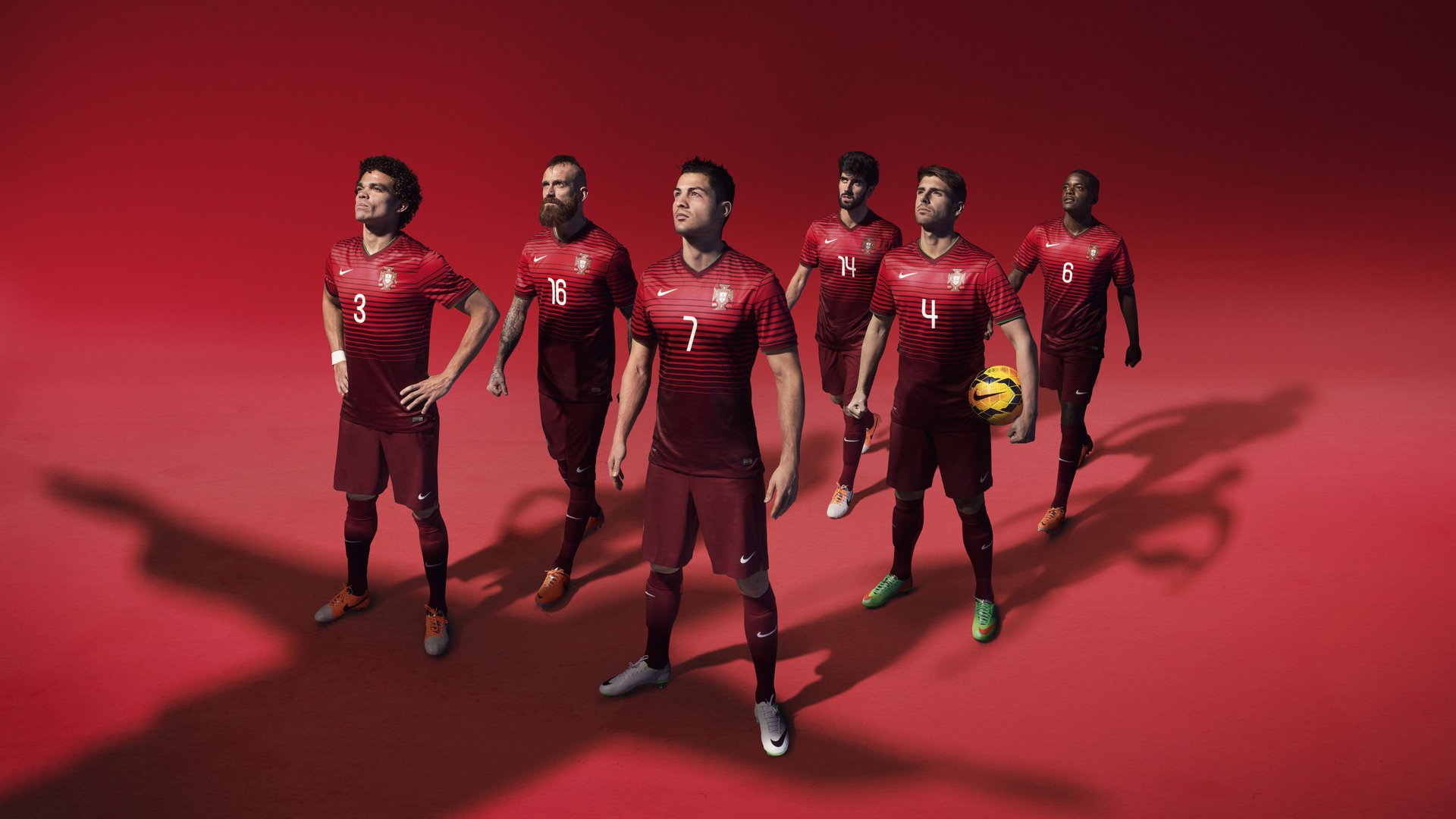 双重奏鸣,若日尼奥的欧冠接管与波兰的压哨意志