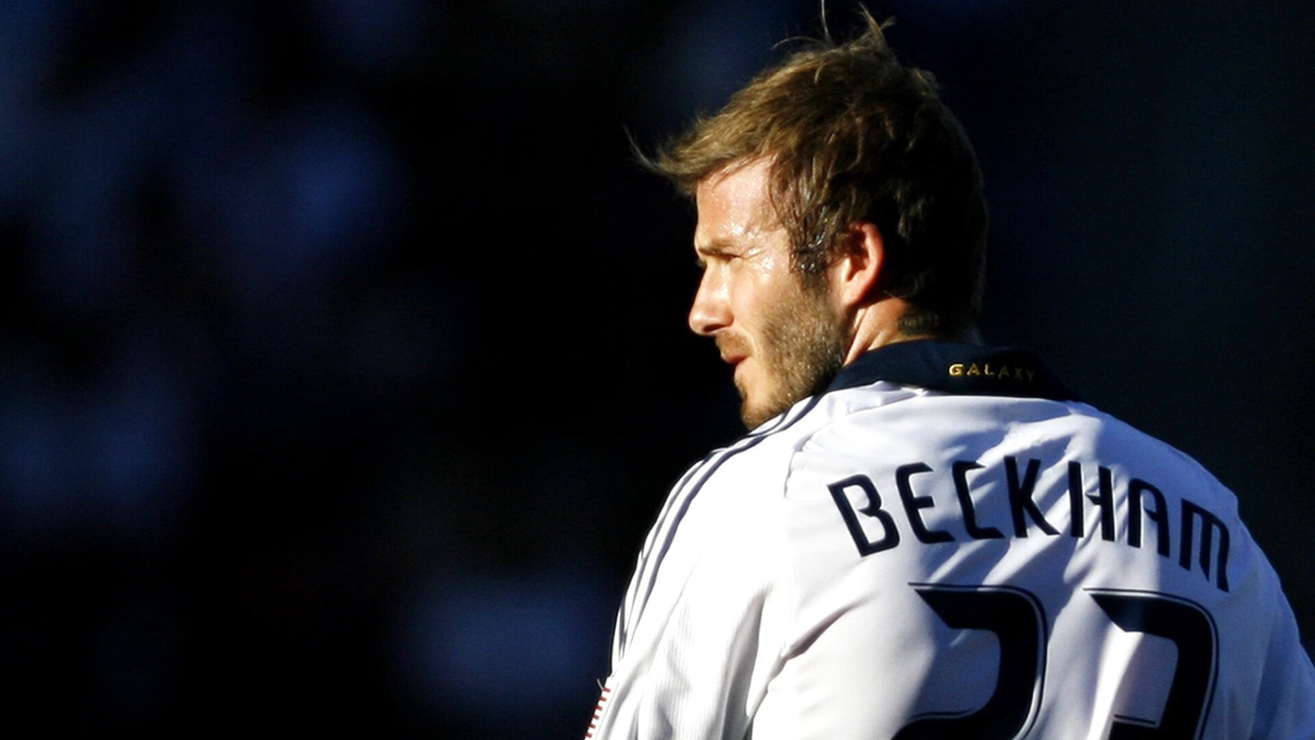 意甲焦点战？比利亚雷亚尔完胜安哥拉—一场跨越时空的足球对话