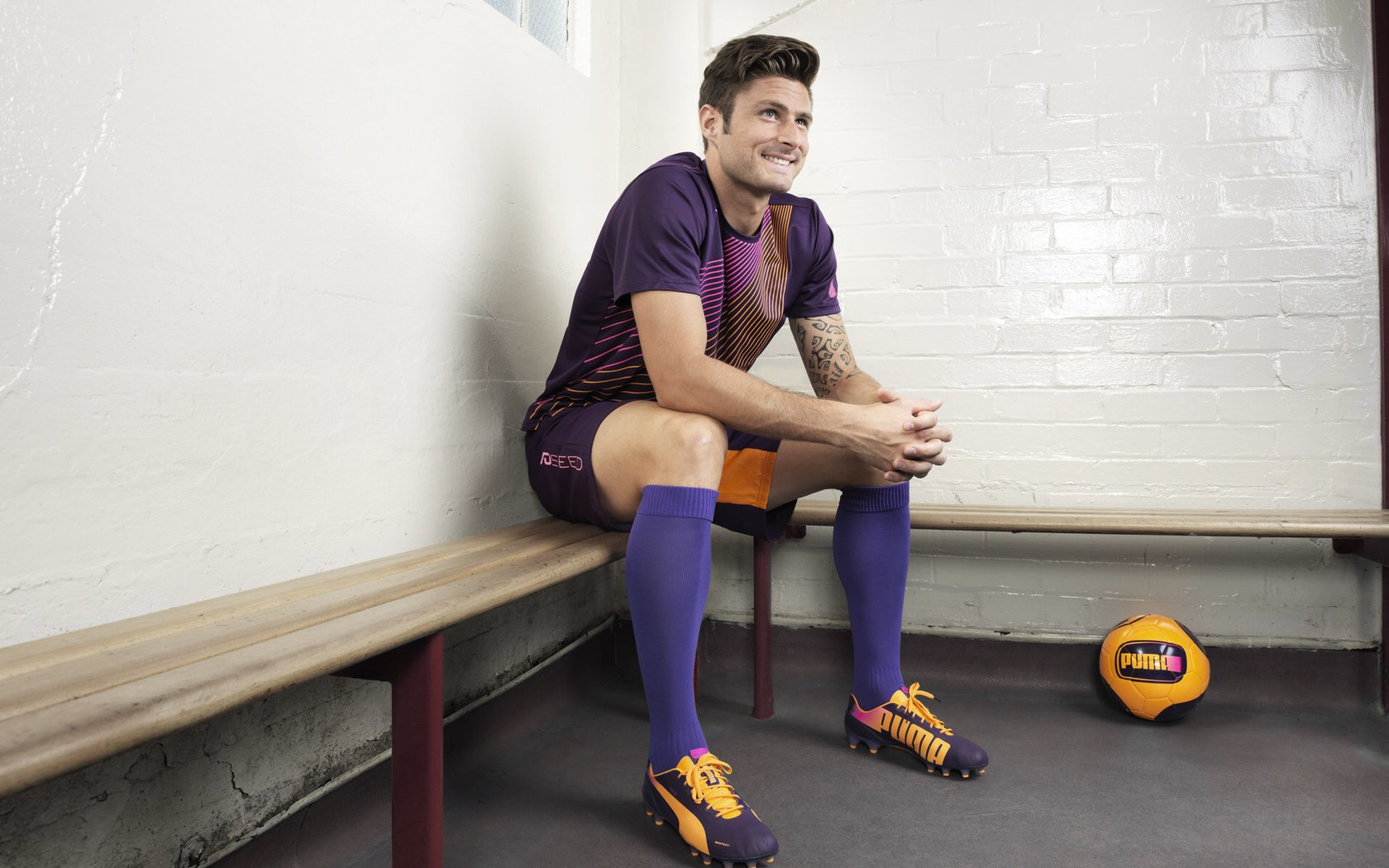 温网力克拉沃尔杯，当传统殿堂拒绝速食网球，兹维列夫的火焰为谁燃烧？