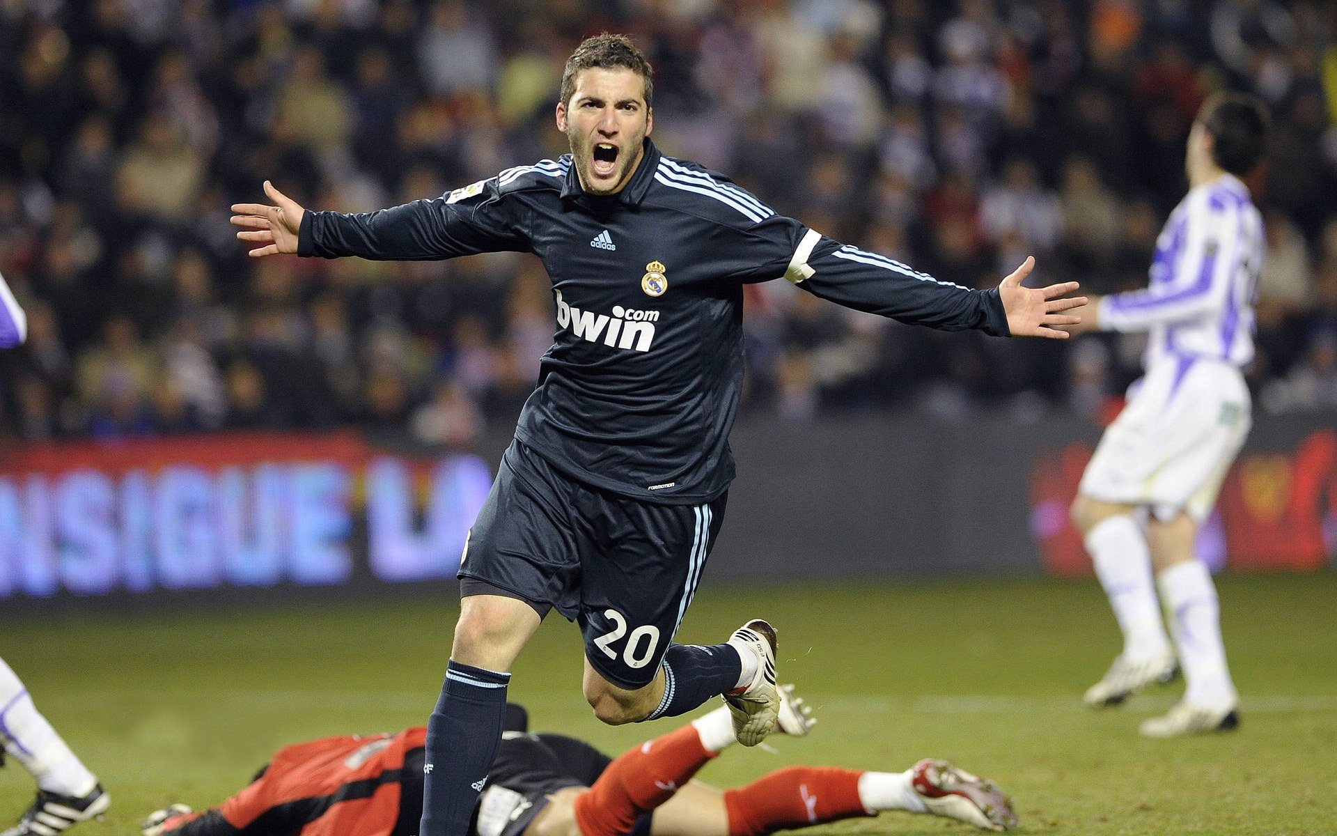 年度焦点之战之夜，巴尔韦德数据全面爆炸，定义现代中场新高度